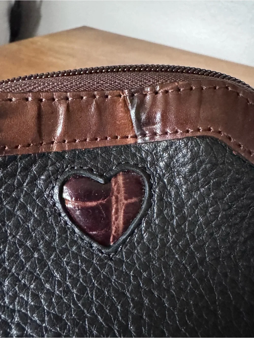 Brighton Black Pebble Leather Coin Purse Brown Croc Embossed Trim Heart Accent